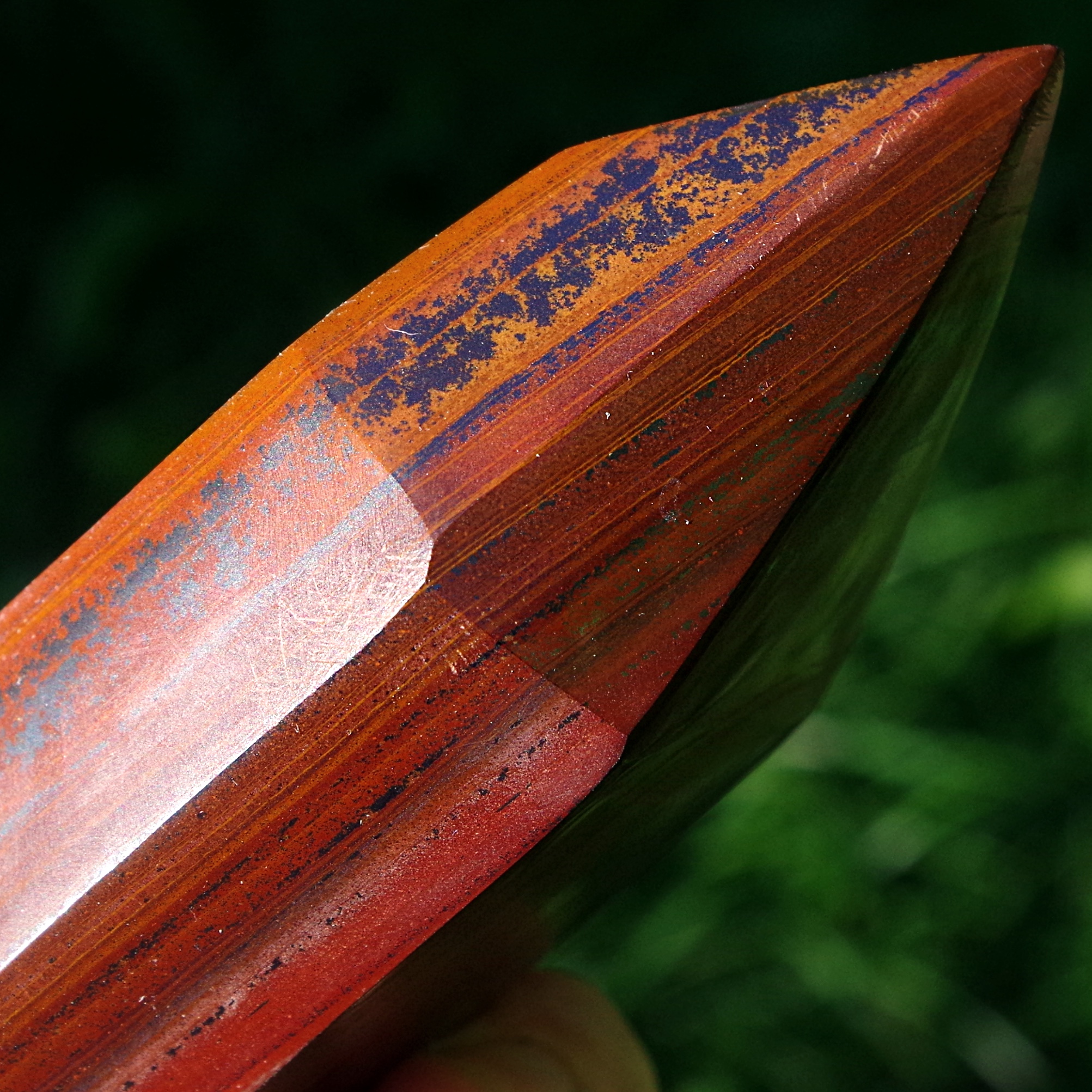 fer à bandes tigré, pierre moldue