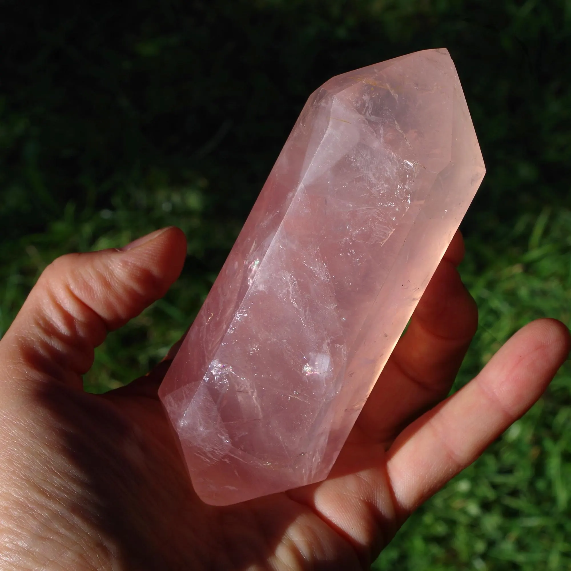 Rosenquarz, polierter Kristall, doppelendig